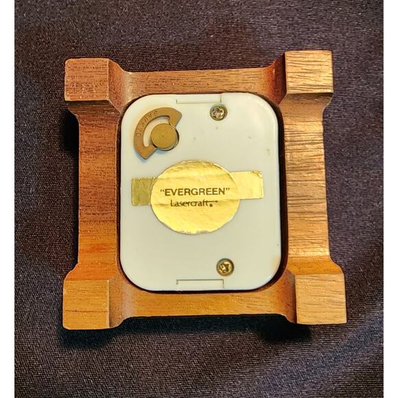 Vintage Laser engraved Walnut block Tree nature scene music box plays Evergreen - Picture 2 of 5